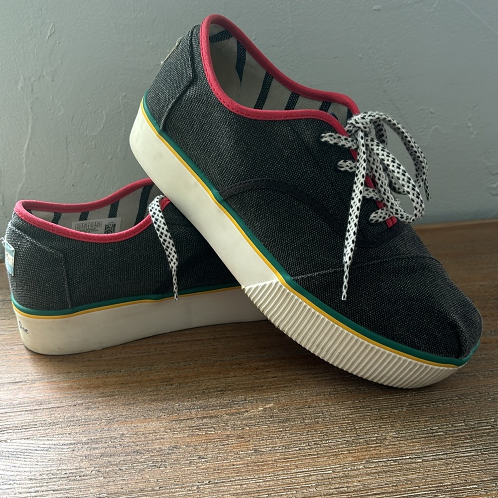 TOMS Cordones Boardwalk Black and Primary Color Platform Lace Tie Shoes Size 8.5 - Picture 17 of 17